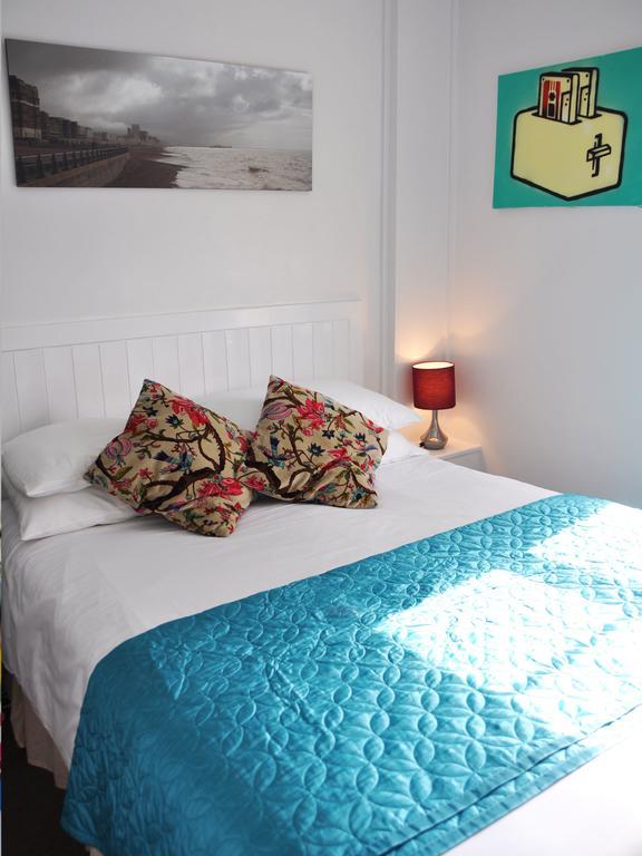 Motel Schmotel Brighton Room photo