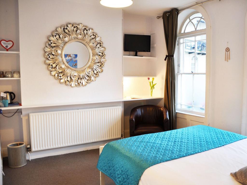 Motel Schmotel Brighton Room photo